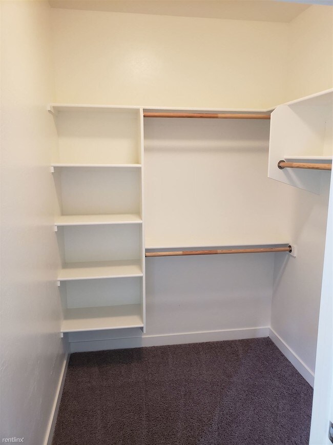 Foto del edificio - 7979 E Wilshire Dr