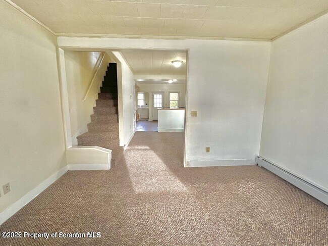 Building Photo - 1429 N Lincoln Ave
