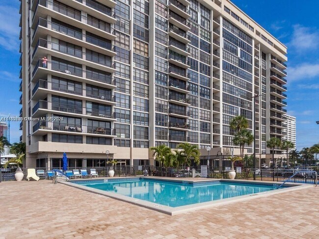 Foto del edificio - 2017 S Ocean Dr
