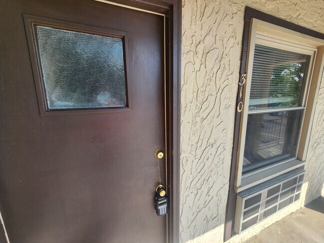 Foto del edificio - Charming 1 bedroom 1 bath condo in St. Matthews!!