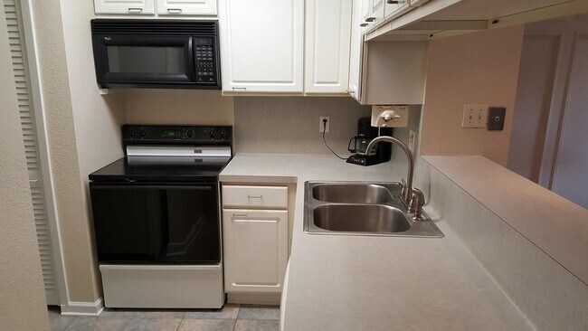 Foto del edificio - 260 El Dorado Blvd