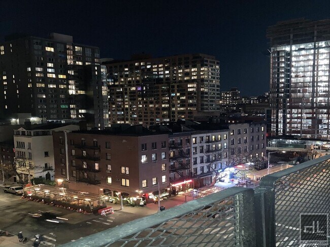Building Photo - EAST 35 STREET