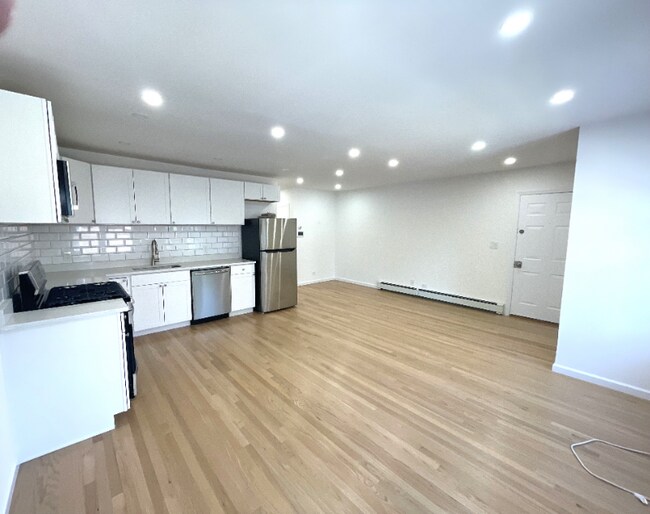 Building Photo - 5707 Huxley Ave