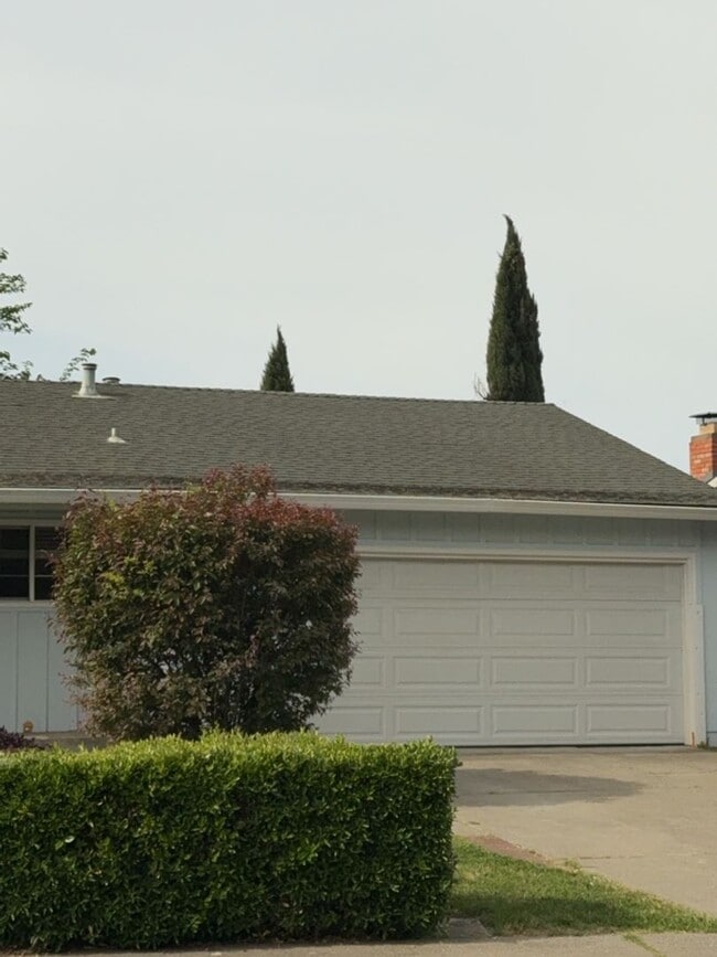 Foto del edificio - Corner Lot Home