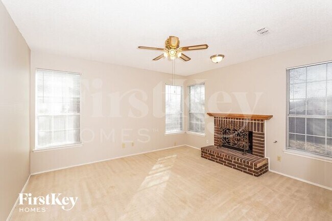 Foto del edificio - 4317 Fairmont Drive