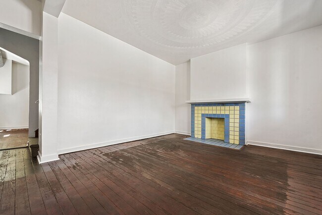 Foto del edificio - Remodeled 2 bedroom with backyard