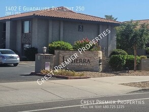 Building Photo - 1402 E Guadalupe Rd