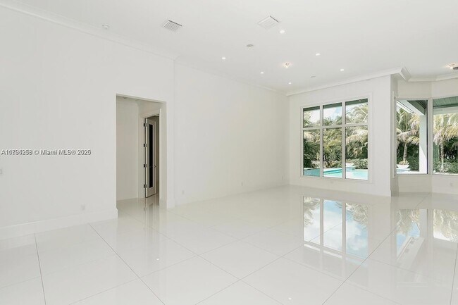 Foto del edificio - 10181 Key Plum St