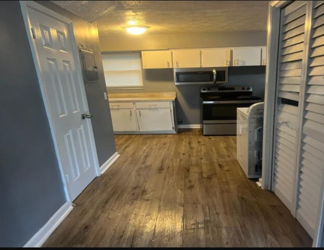 Building Photo - 1751 Powhattan St