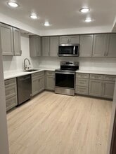 Building Photo - 6065 SW 68th Ct
