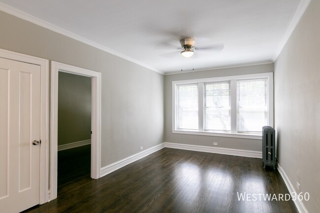 Building Photo - short term sublet