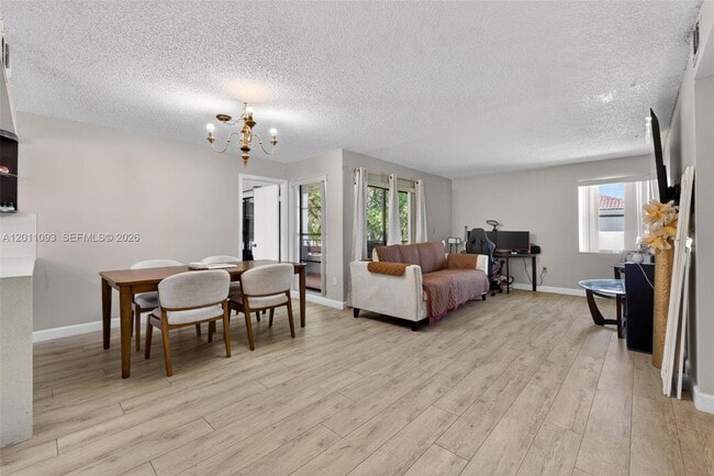 Foto del edificio - 10845 NW 7th St
