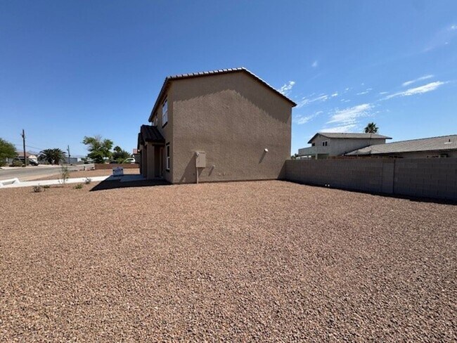 Building Photo - Brand New 4 Bedroom & Near Desert Lakes Go...