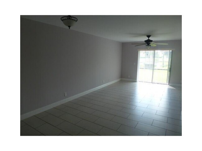 Building Photo - 21895 Lake Forest Cir