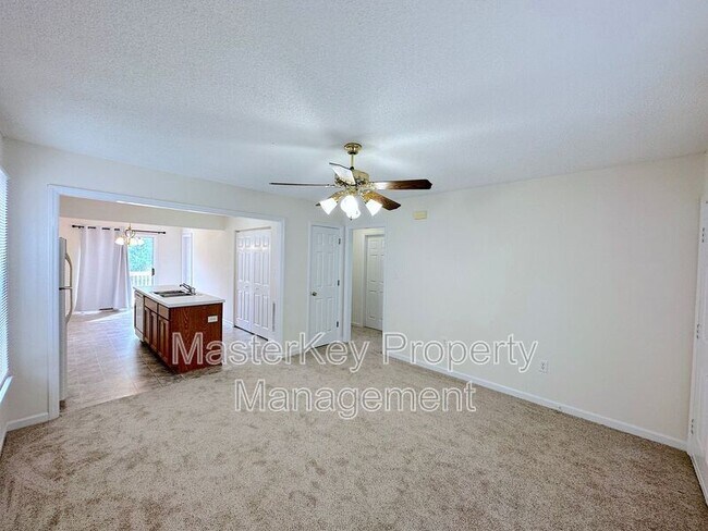 Foto del edificio - 113 Cliffdale Rd