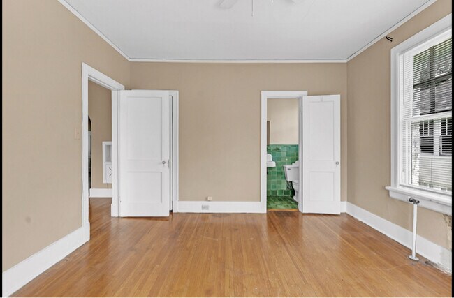 Foto del edificio - 665 E Pkwy S