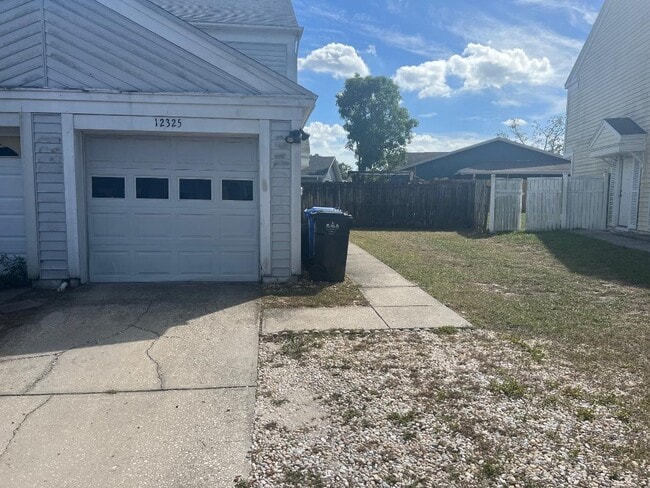 Foto del edificio - 12325 Villager Ct