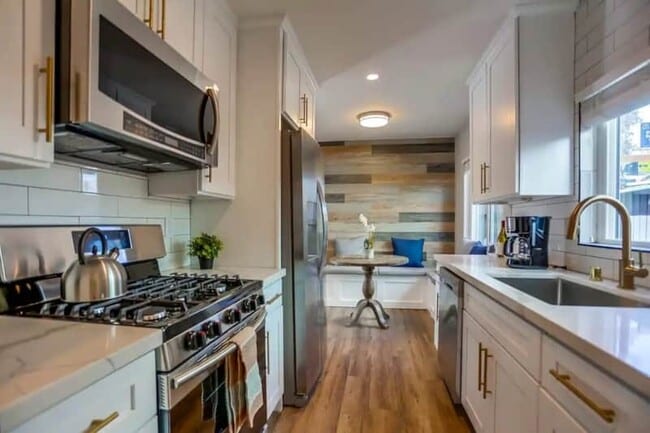 Building Photo - 812 Island Ct
