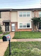 Building Photo - 8300 Oakhaven Rd