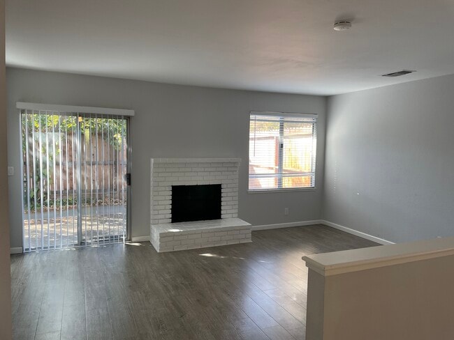 Foto del edificio - 202 Sunnyside Ct
