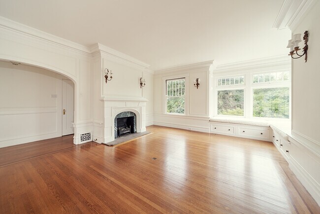 Building Photo - 2885 Union St