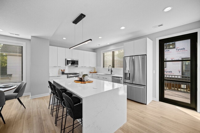 Foto del edificio - 4840 Ingersoll Ave