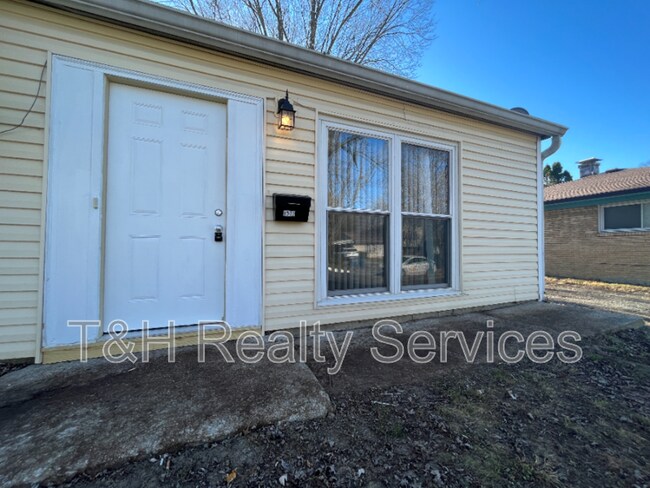 Building Photo - 8513 E 37th Pl