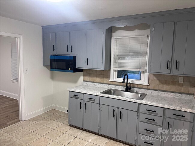 Foto del edificio - 4934 Galax Dr