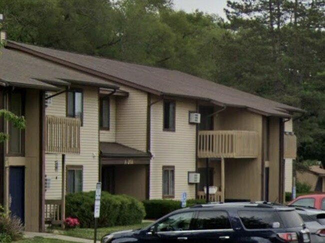 Building Photo - 201 Hickory Ct