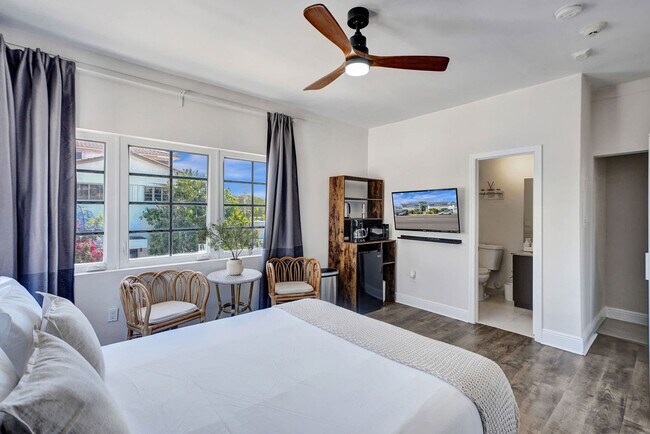 Foto del edificio - 8118 Harding Ave