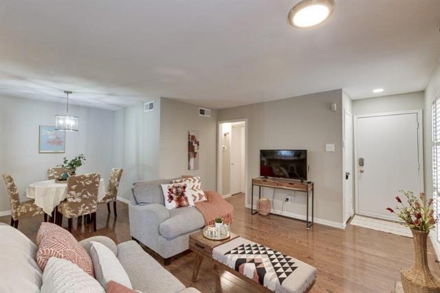 Building Photo - 15221 Berry Trail