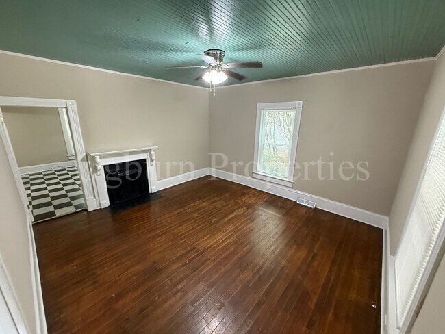 Foto del edificio - 409 Granville Dr SW
