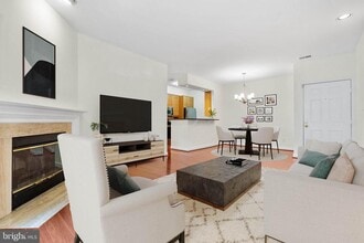Building Photo - 5909 Barbados Pl