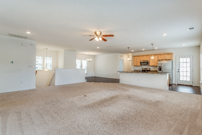 Building Photo - !!!WOW!!! Huge condo in York County