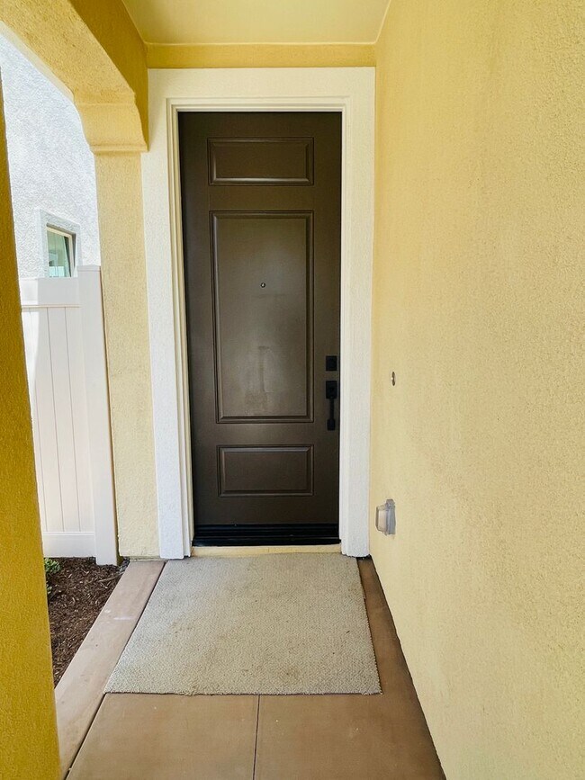 Foto del edificio - Located in the highly sought-after master-planned community of The Preserve at Chino, this modern...