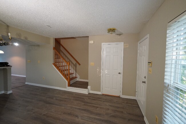 Foto del edificio - 7480 Catterick Ct