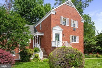 Building Photo - 1535 Mt Eagle Pl