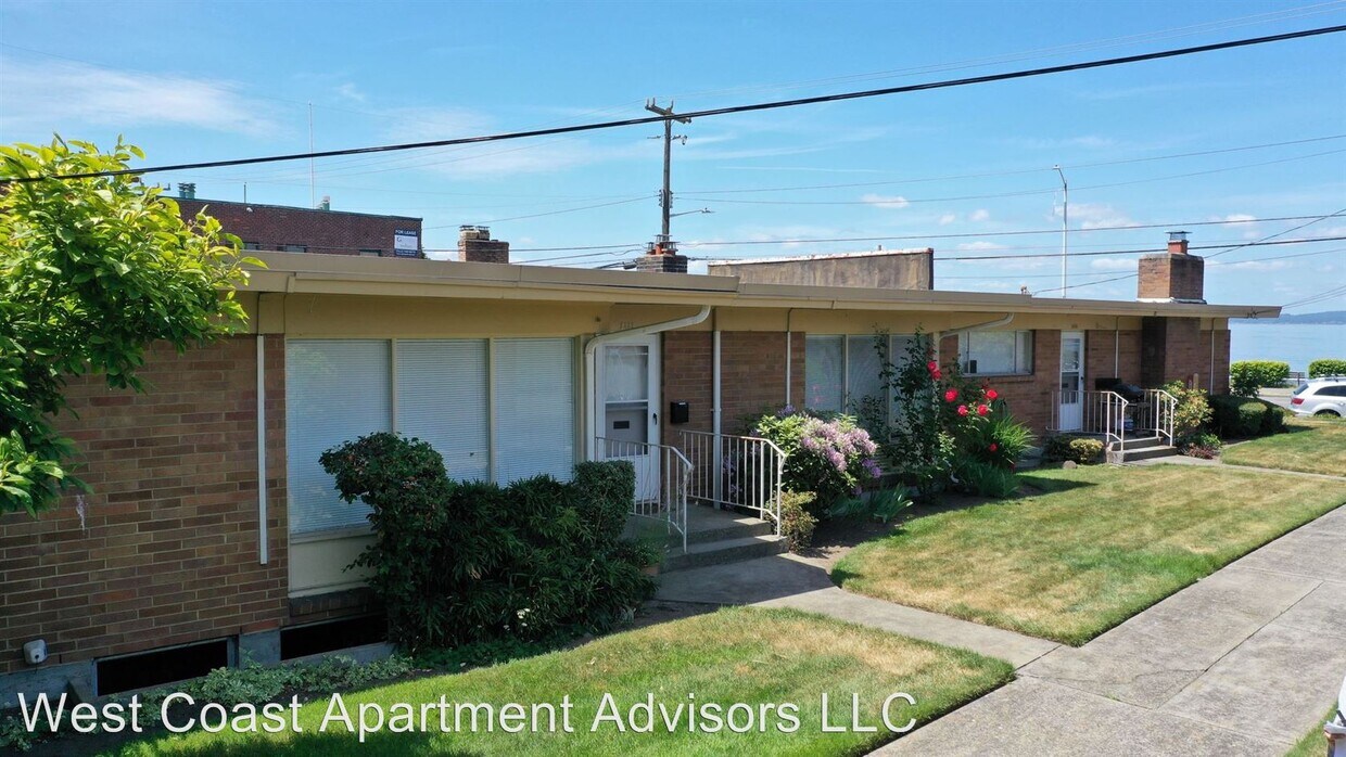 Primary Photo - 2330 Alki Ave SW