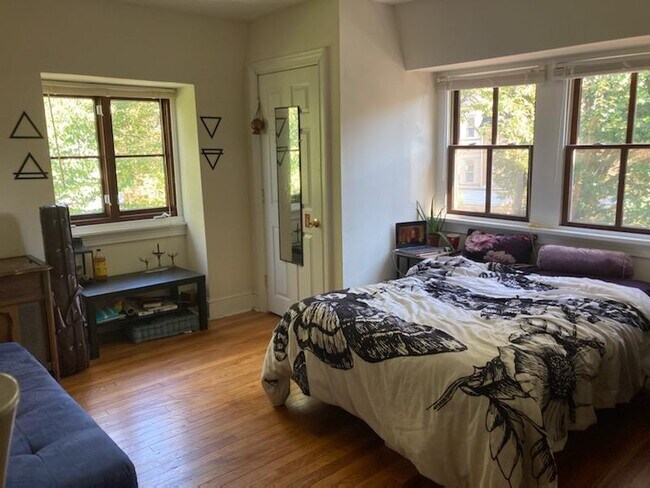 bedroom - 4101 Pine St