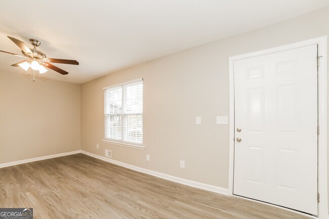 Foto del edificio - 212 Westwood Trail