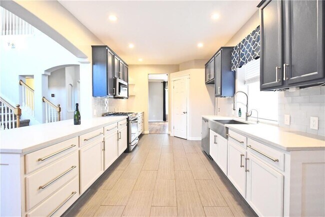 Foto del edificio - 1005 Cashew Ln