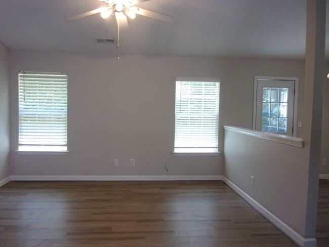 Building Photo - Single Level 3 Bedroom 2 Bath Home in Bristol Park off Mt. Gallant Road