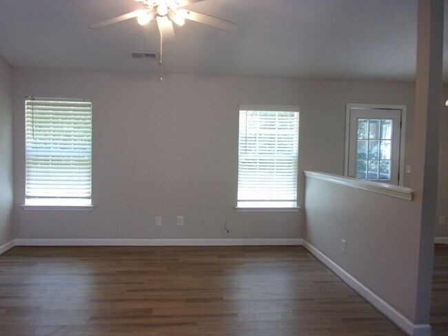 Foto del edificio - Single Level 3 Bedroom 2 Bath Home in Bristol Park off Mt. Gallant Road