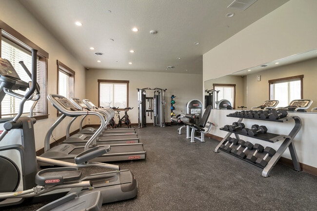 Building Photo - 874 S Aspen Wy