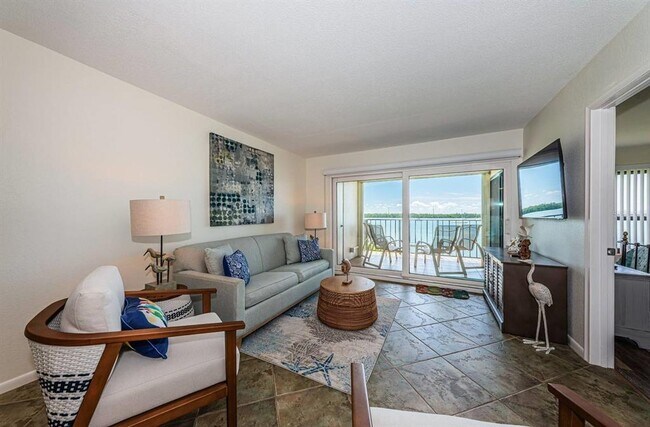 Foto del edificio - 6291 Bahia Del Mar Cir N