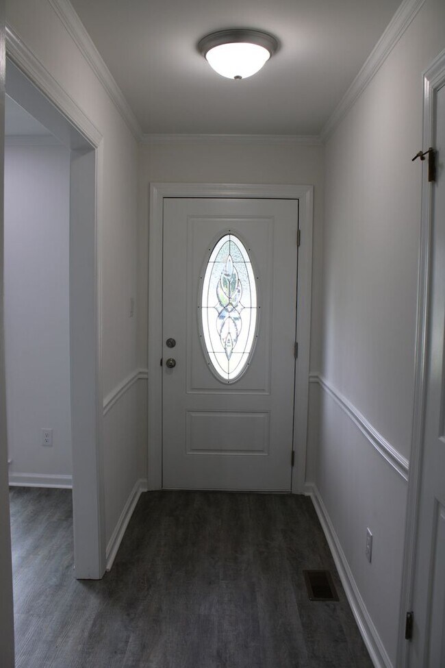 Foto del edificio - 1204 Queen Anne Rd NW