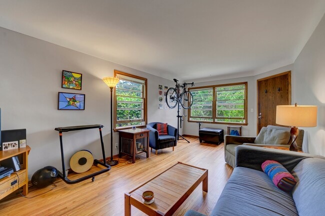 Building Photo - 3416 Portland Ave S