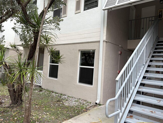 Foto del edificio - 17565 NW 67th Pl