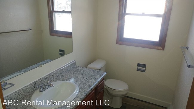Building Photo - 3606 Schofield Ave