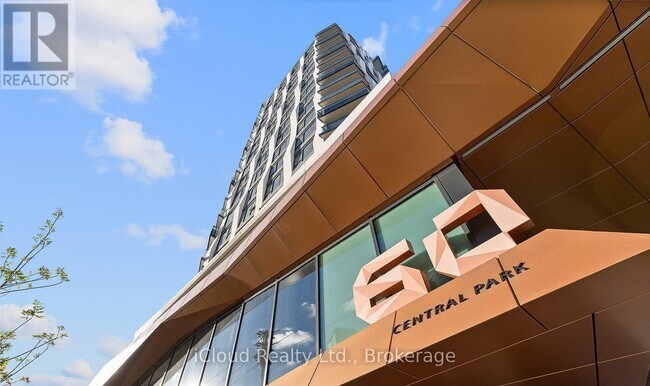 Photo du bâtiment - 60 Central Park Roadway